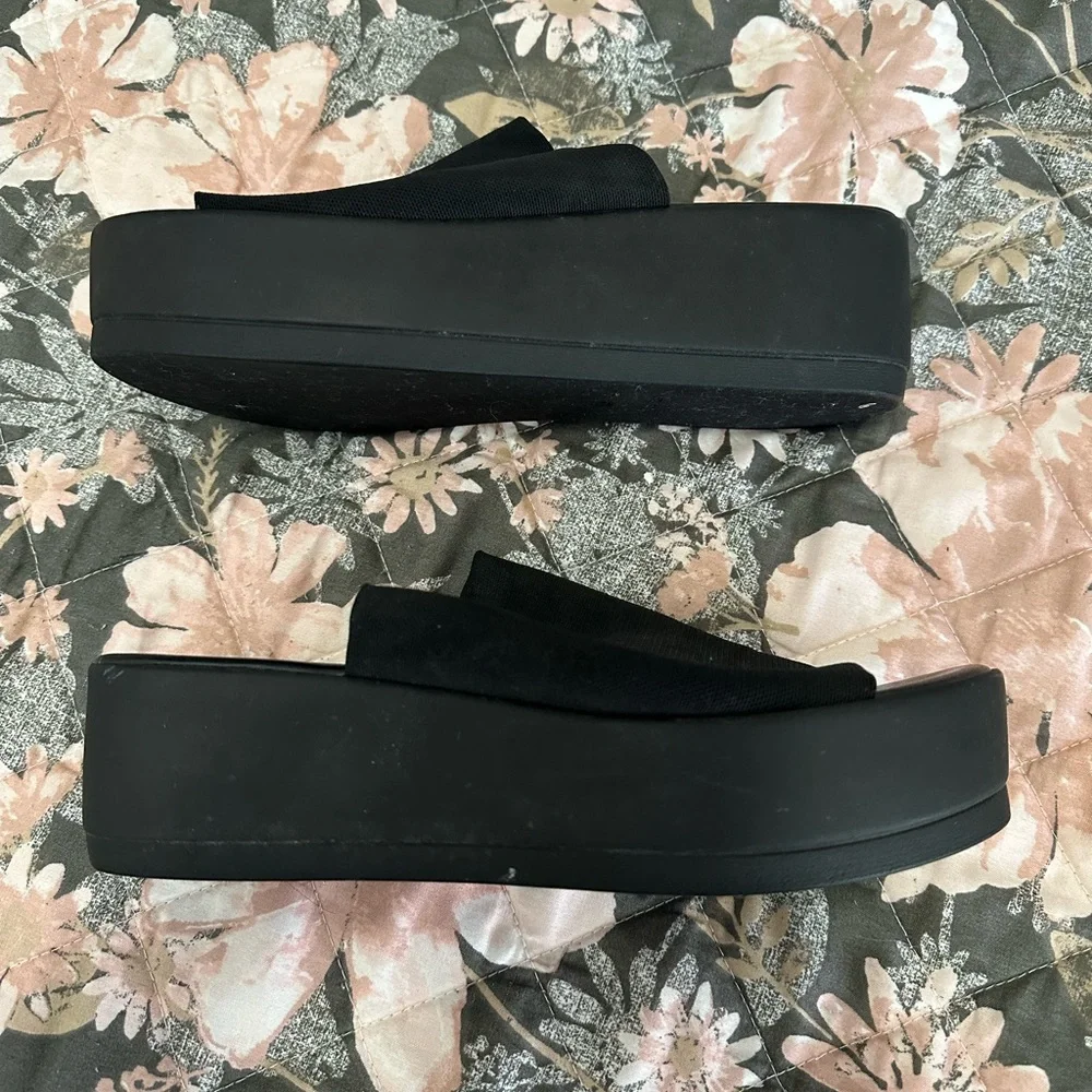 Steve Madden Black Slide Sandals Women’s Size 6 Flat Minimalist Slip On Platform - Picture 6 of 6